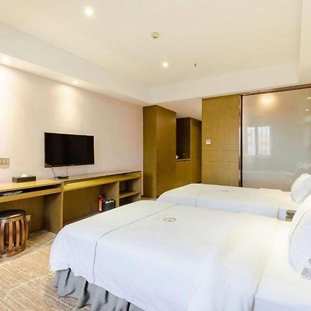 Lnsail Hotel Shenzhen Luohu Port Railway Station Exterior photo